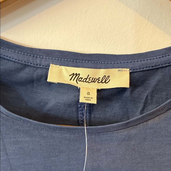 Essential Slim Tee - Picture 8 of 9